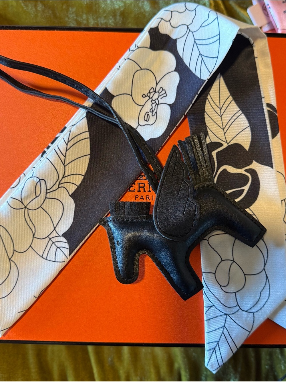Rodeo Pegasus H bag charm & twilly leather Birkin Kelly